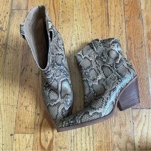 Zodiac Snake Sprint Western Booties Size 9